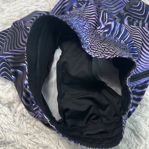 Lululemon Tracker Short V *SeaWheeze Fast Lane Purple Multi - Picture 3 of 7